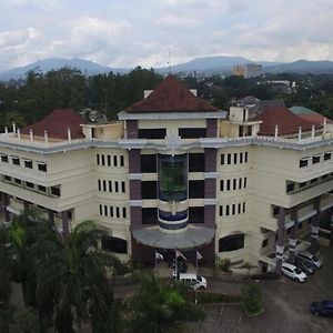 Karang Setra Hotel & Cottages